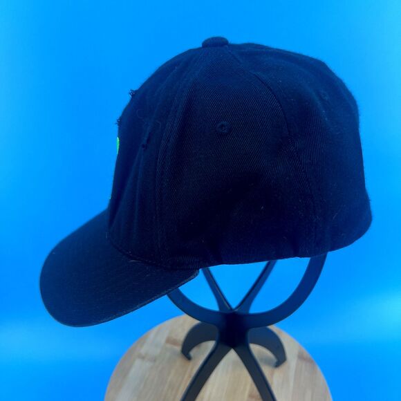 Monster Embroidered Black Green Fitted Hat Flexfit L-XL - Picture 5 of 6